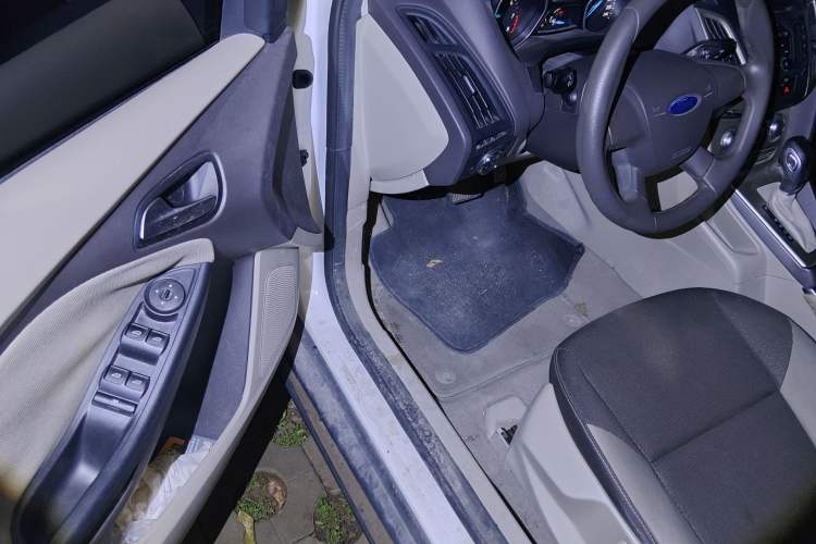 Used Ford Focus 2012 Sedan 1.6L Automatic Comfort Model