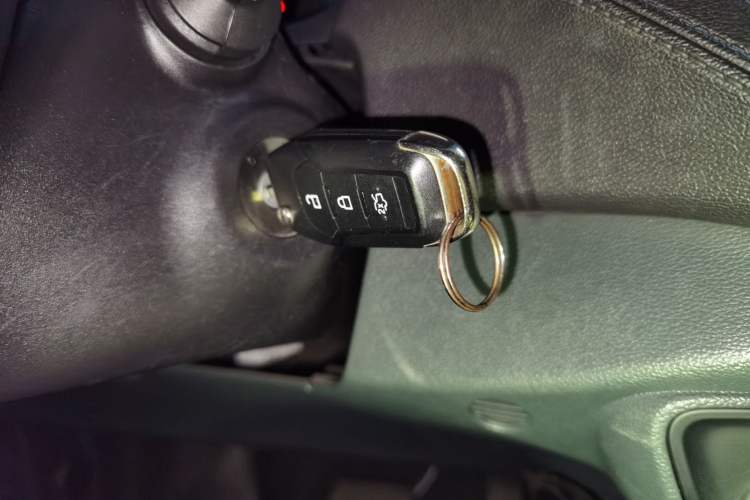 Used Ford Escort 2017 Happiness Edition 1.5L Automatic Fashion Version Vehicle Key