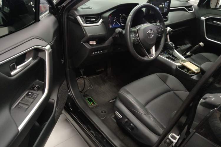 Used Toyota Wildlander 2023 2.0L CVT Two-Wheel Drive Luxury PLUS Edition