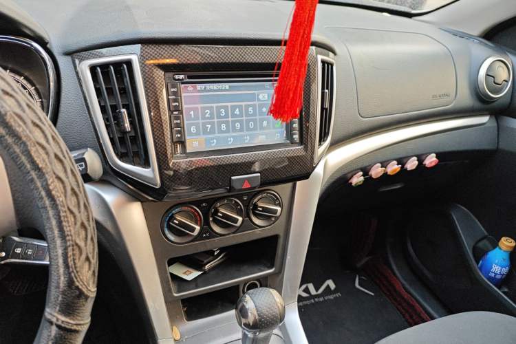 Used Venucia T70 2015 2.0L CVT Smart Choice Edition Audio And AC Panel