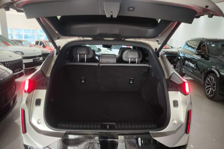 Used Lynk & Co 08 EM-P 2023 120km Long-Range Halo Trunk