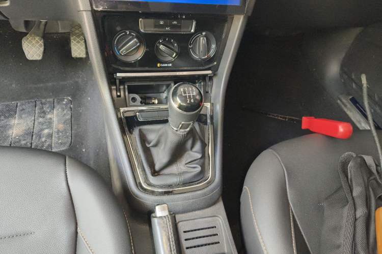 Used Volkswagen Bora 2017 1.6L Manual Comfort Model
