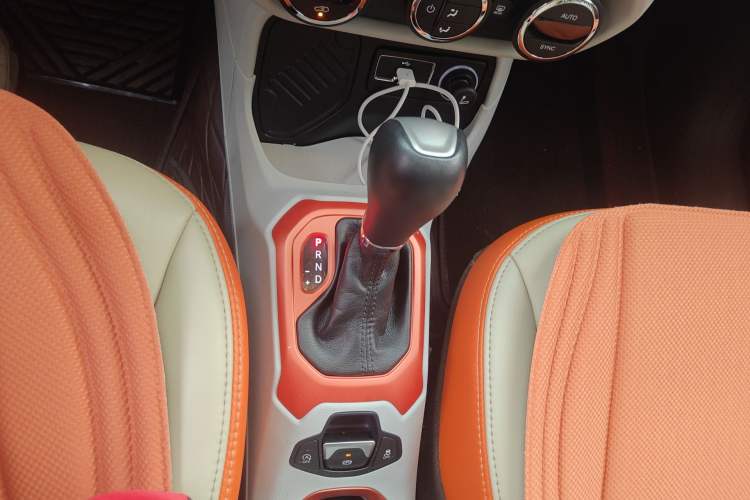Used Jeep Renegade 2017 180T Automatic Jingneng Edition Gear Lever