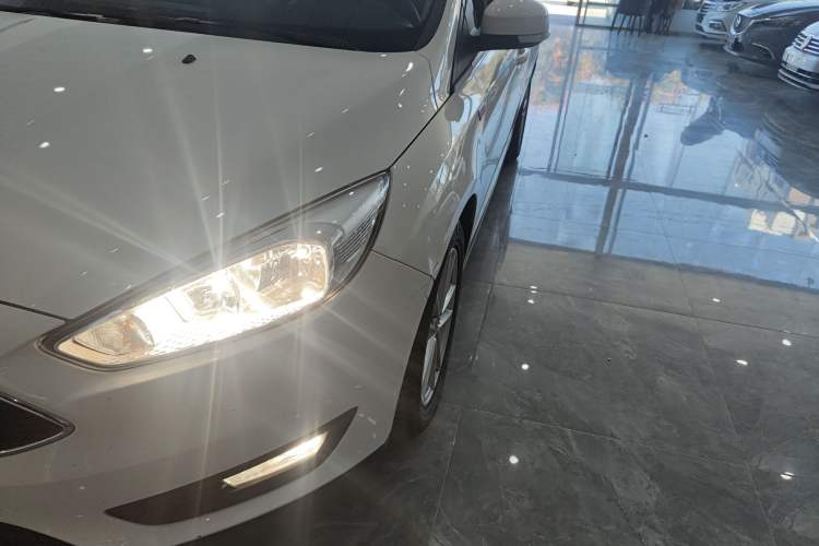 Used Ford Focus 2018 Hatchback Classic 1.6L Automatic Trendy SmartDrive Edition