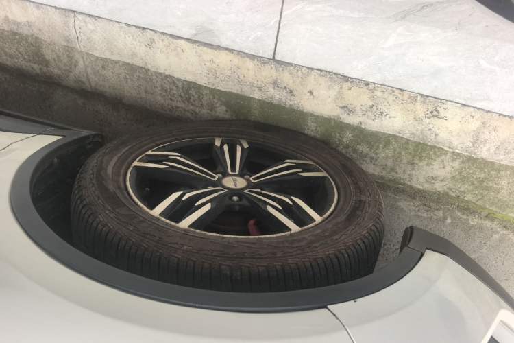 Used Zotye Domy X5 2017 Classic Edition 1.5T Manual Luxury Model Left Front Wheel Hub