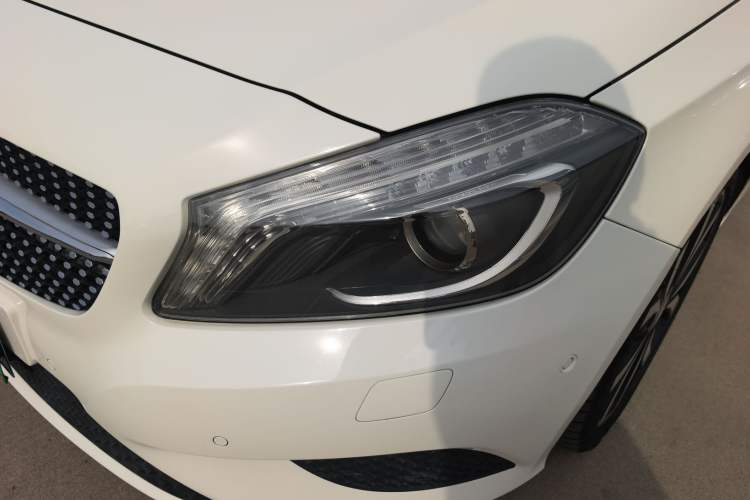 Used Mercedes-Benz A-Class 2015 A 200 Fashion Model Left Front Headlight