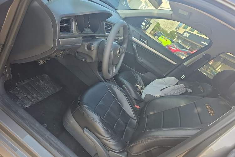 Used Volkswagen Lavida 2015 1.6L Automatic Fashion Edition Left Front Seat