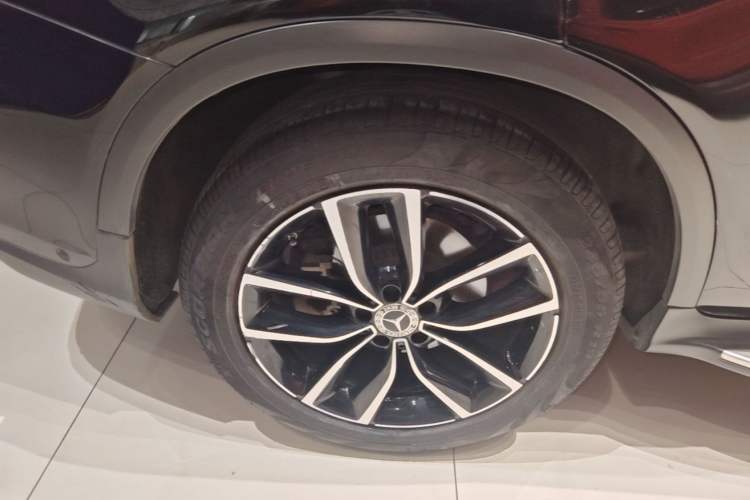 Used Mercedes-Benz GLC 2022 GLC 260 L 4MATIC Luxury Model Right Rear Wheel Hub