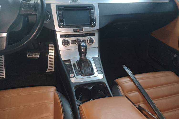 Used Volkswagen FAW-Volkswagen CC 2015 2.0 TSI Luxury Model
