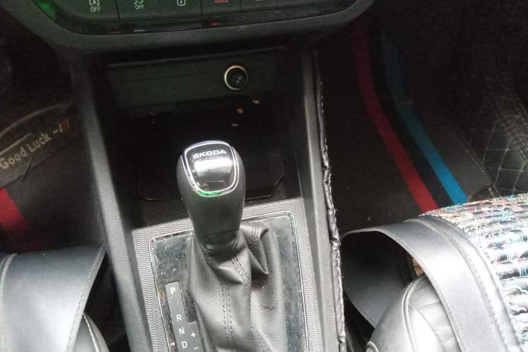 Used Skoda Kamiq 2018 1.5L Automatic Comfort Edition China VI Standard Gear Lever