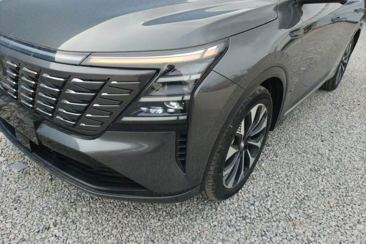 Used CHANGAN CS75 PLUS 2025 4th Generation UItra 2.0T New Blue Whale – Smart & Powerful Version