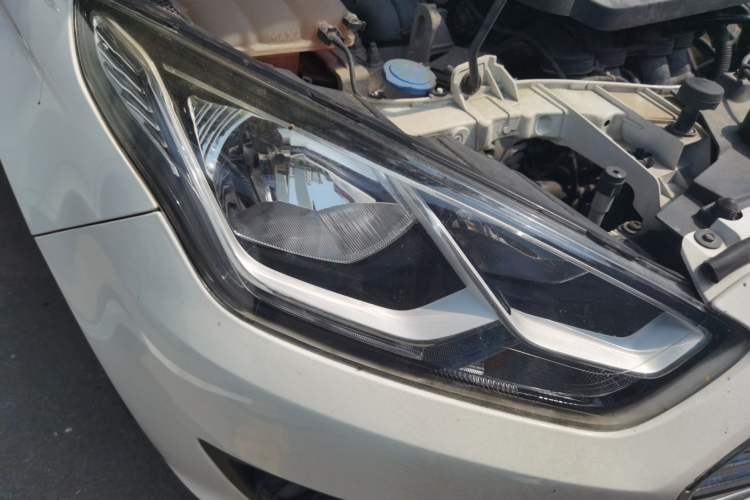 Used Ford Escort 2015 1.5L Automatic Fashion Model