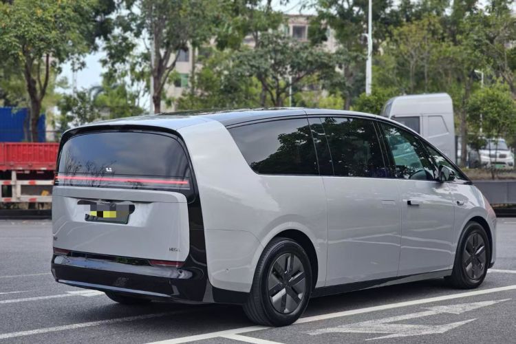 Used Li Auto MEGA 2024 Ultra Model Rear Right 45 Deg