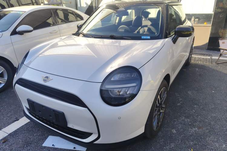 Used MINI Electric COOPER 2024 456km COOPER E Classic Edition