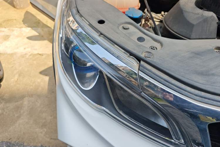 Used Geely Auto Vision X3 2019 Upgraded Model 1.5L CVT Prestige Version Right Front Headlight