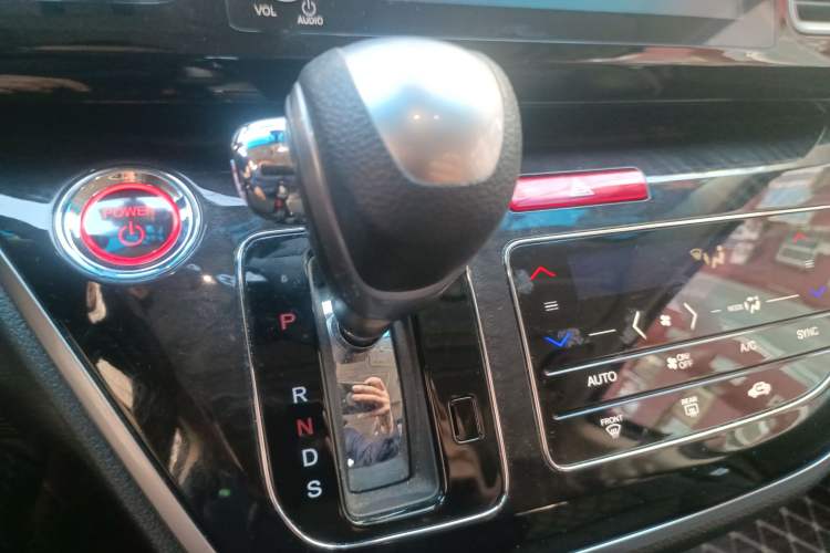 Used Honda Elysion 2019 2.0L Hybrid Luxury Edition
