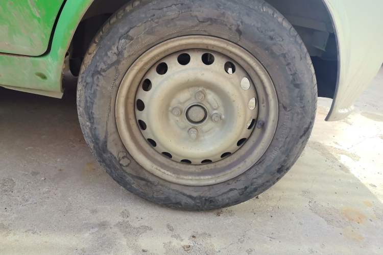 Used Dongfeng Xiaokang K07II 2013 1.0L Base Version Right Front Wheel Hub