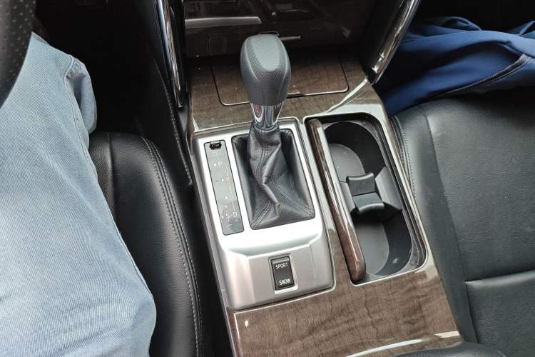 Used Toyota Reiz 2013 2.5S Elite Edition Gear Lever