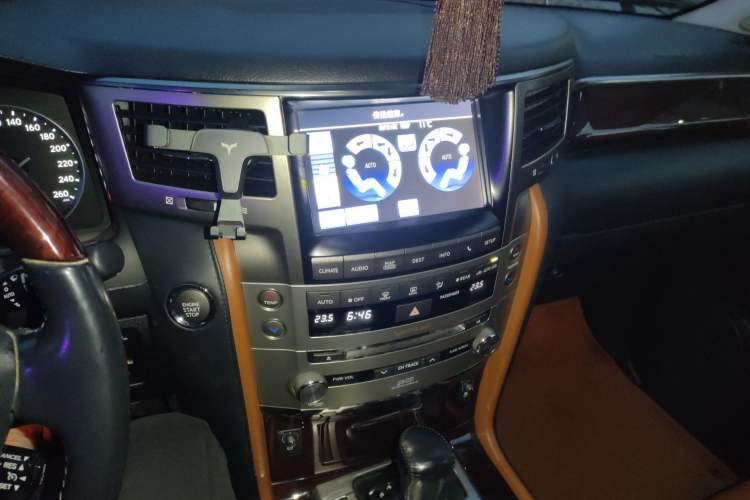 Used Lexus LX 2013 570