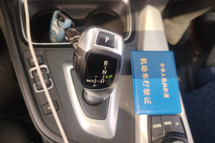 Used BMW 3 Series 2013 Facelifted 320Li Luxury Design Package
