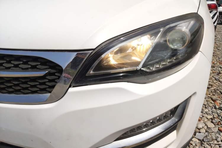 Used Zotye Domy X5 2015 1.5T CVT Landlord Model China IV Standard
