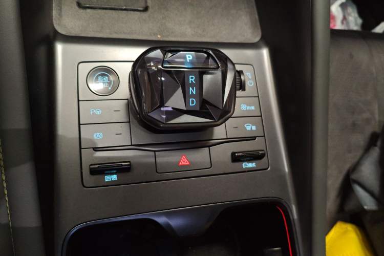 Used BYD Song L EV 2025 Intelligent Driving Version 602 km Range LiDAR-equipped All-Wheel-Drive Type
