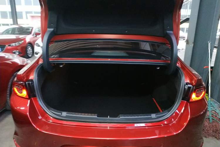 Used Mazda Mazda 3 Axela 2020 1.5L Automatic Luxury Version
