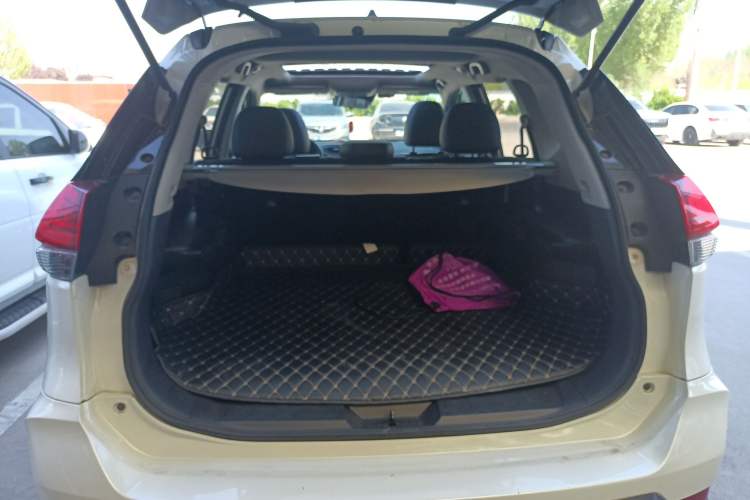 Used Nissan X-Trail 2019 2.0L CVT Smart Connect Comfort Edition 2WD Trunk