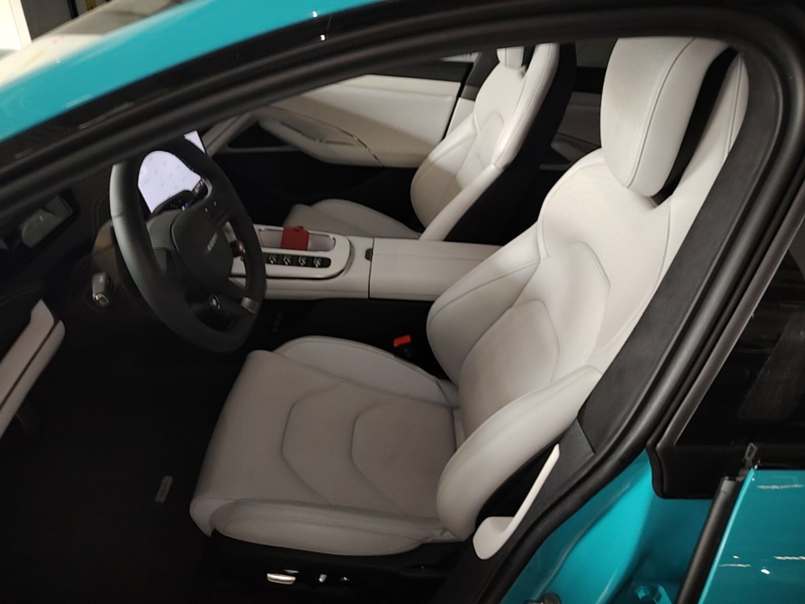 Xiaomi Auto SU7 2024 Four-Wheel Drive Ultra-Long Range Advanced Intelligent Driving Max Edition — снимка 17