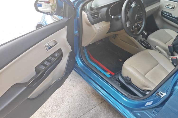 Used Kia K2 2011 Sedan 1.6L Automatic Transmission Premium