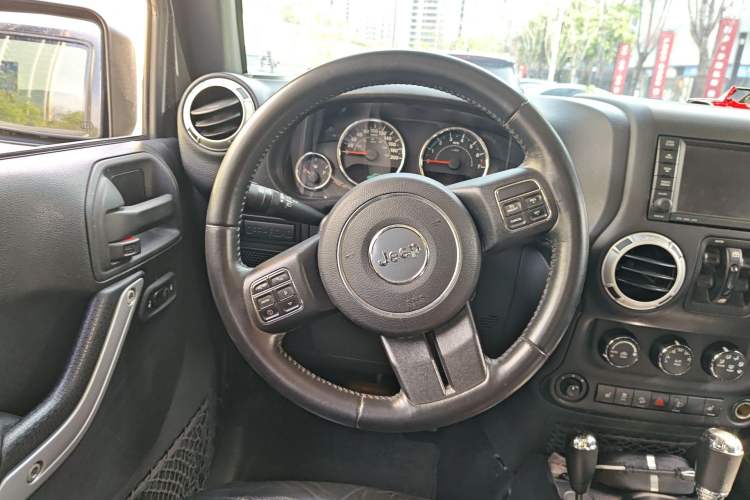 Used Jeep Wrangler 2015 3.6L Rubicon Four-Door Edition
