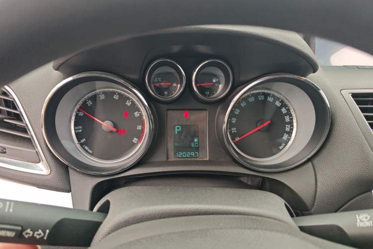 Used Buick Encore 2015 1.4T Automatic Two-Wheel Drive Urban Elite Version