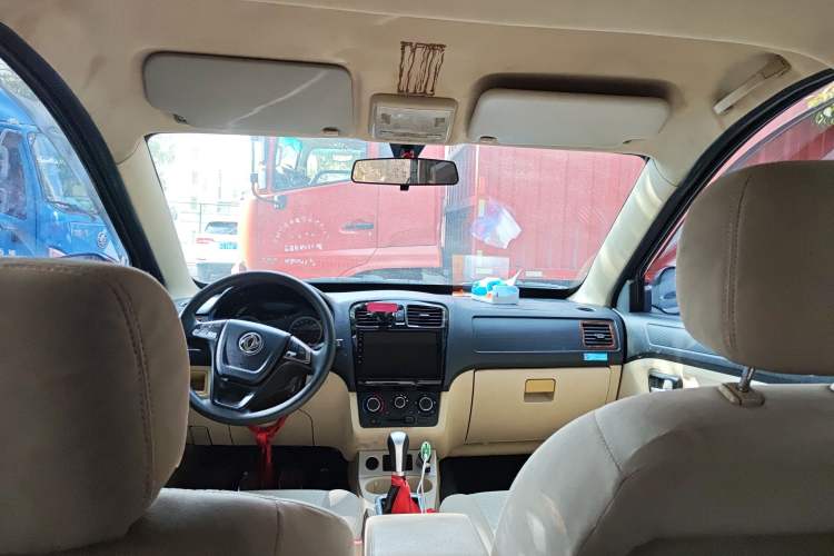 Used Dongfeng Fengon 330 2014 1.5L Manual Utility Version DK15 Headliner