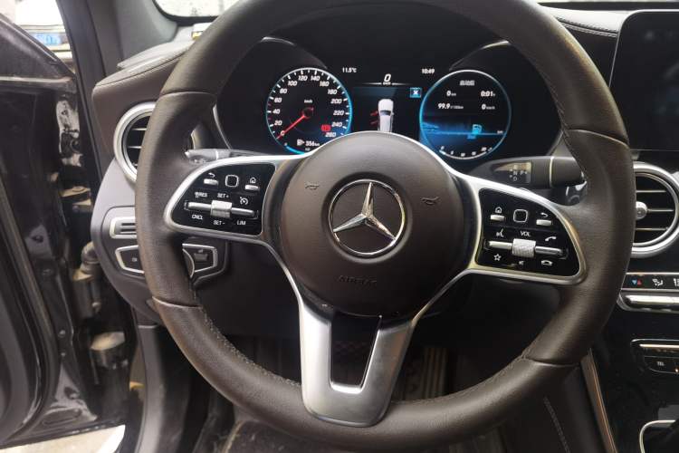 Used Mercedes-Benz GLC 2022 Refreshed GLC 260 L 4MATIC Dynamic Edition Steering Wheel
