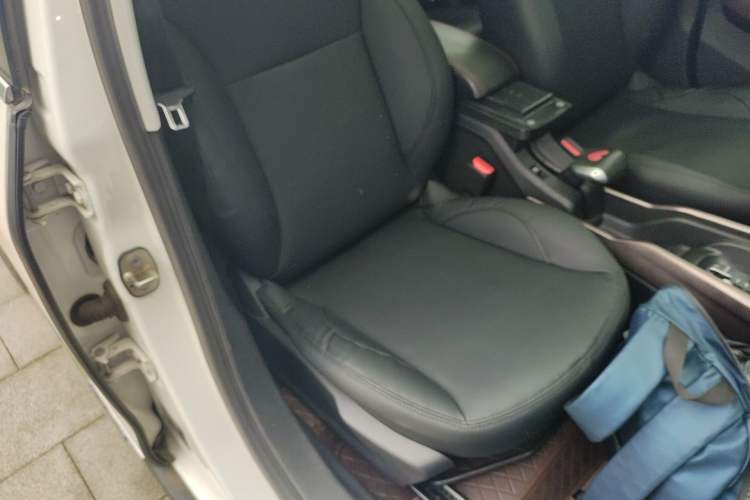 Used Peugeot 2008 2014 1.6L Automatic Navigation Edition Right Front Seat