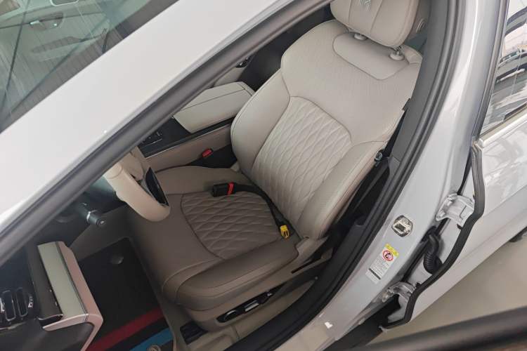 Used BYD Han 2025 DM-i 125KM Prestige Model Left Front Seat