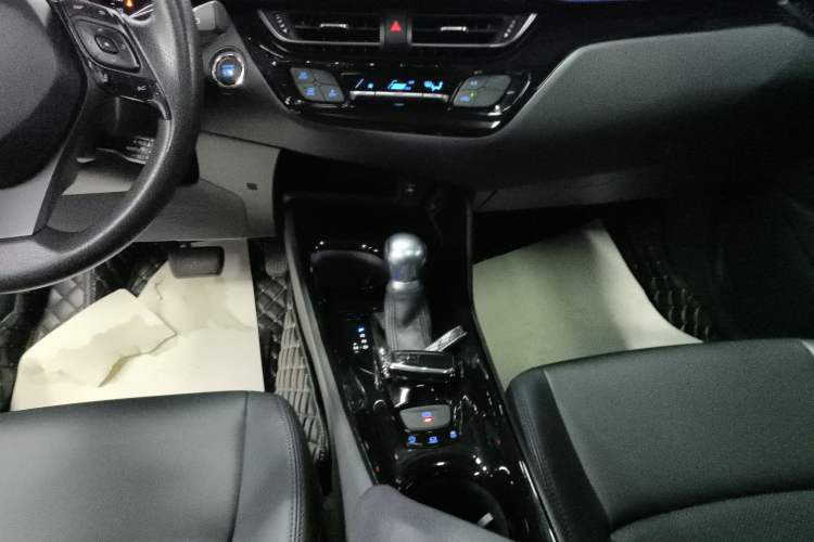 Used Toyota C-HR 2020 2.0L Leading Edition Gear Lever
