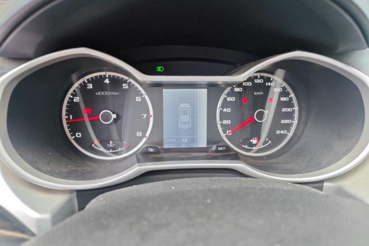 Used Geely Auto Emgrand X7 Sport 2016 2.0L Manual ZhiShang Version
