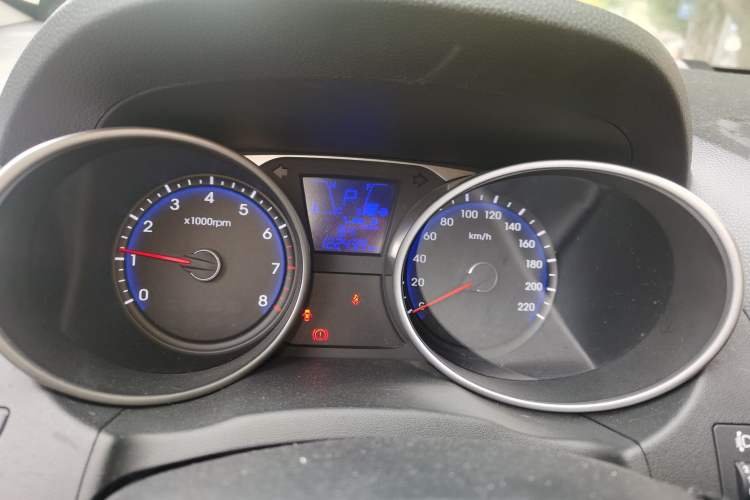 Used Hyundai ix35 2015 2.0L Automatic 2WD Smart Type China IV