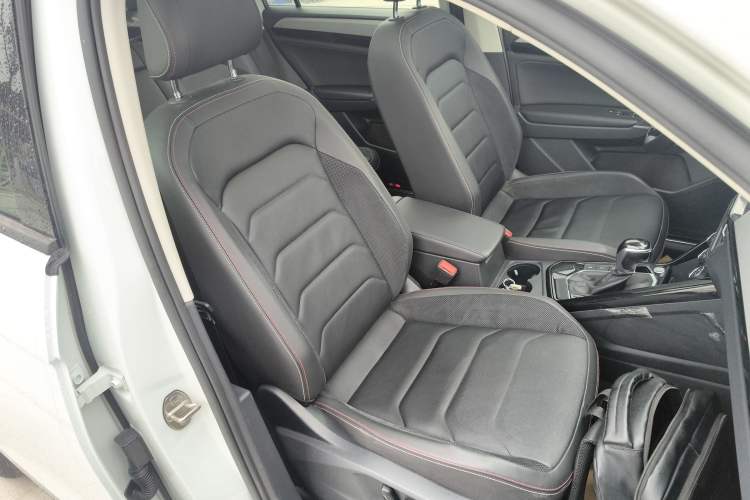 Used Volkswagen Tayron 2019 330TSI Two-Wheel Drive Luxury Model China VI Standard
