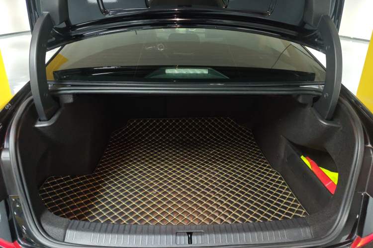 Used Volkswagen Passat 2019 330TSI Elite Edition China VI
