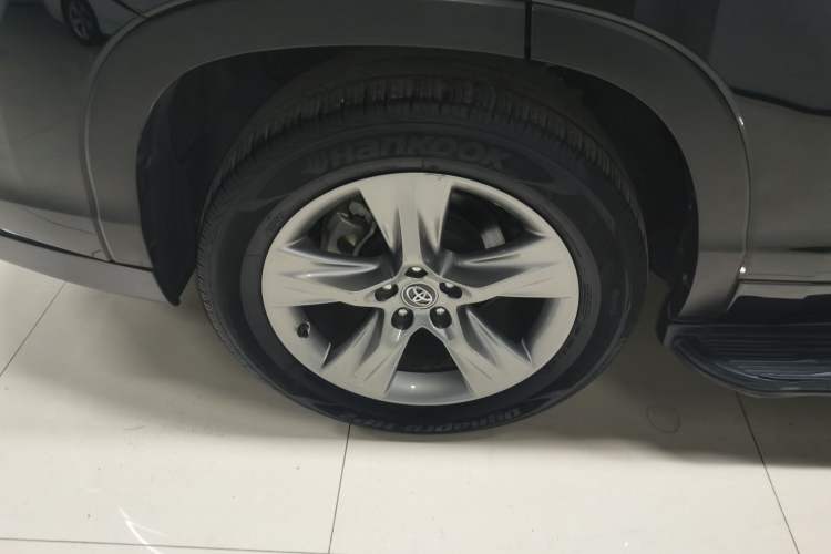 Used Toyota Highlander 2018 2.0T Four-Wheel Drive Luxury Version 7 Seats China VI Standard
