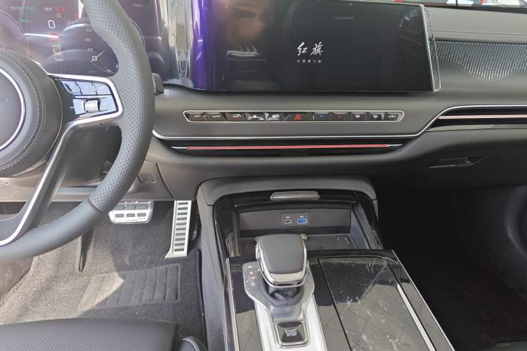 Used Hongqi H9 2025 Model Facelifted 2.0T Two-Wheel Drive Flag-Style Luxury Business Edition, 5 Seats