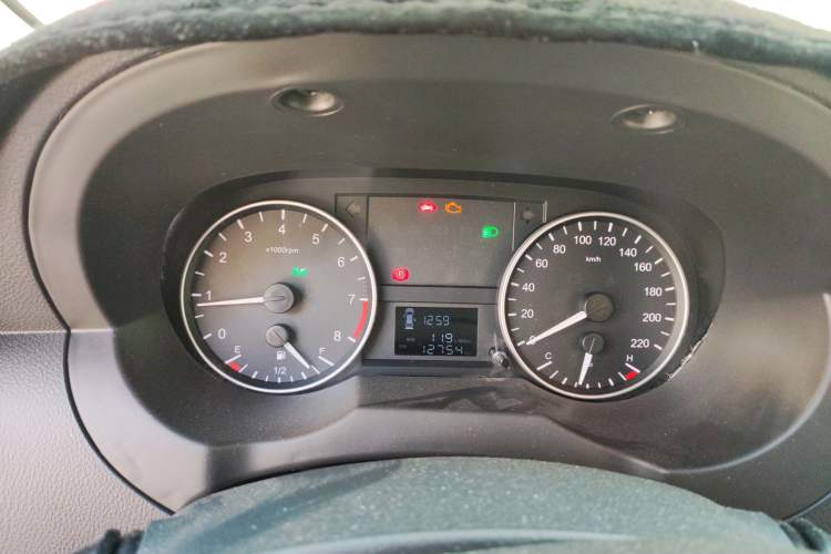 Used JAC Refine M3 2025 PLUS 1.8L Manual Classic Edition 7 Seats