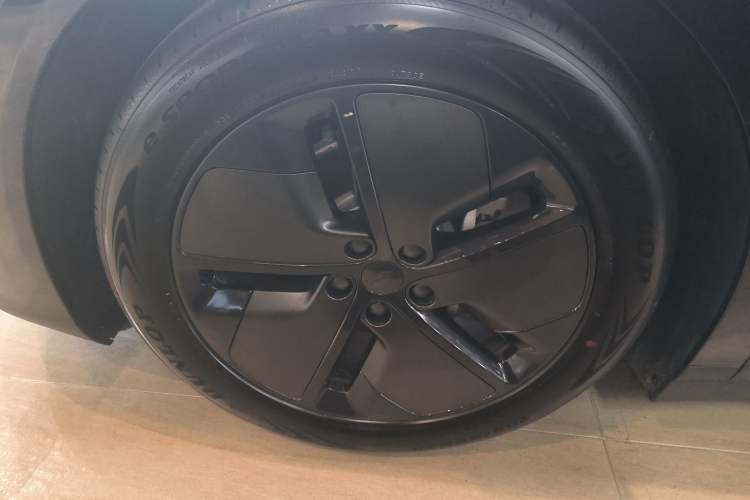 Used Li Auto Li Auto i6 2025 Model Two-Wheel-Drive Standard Type
