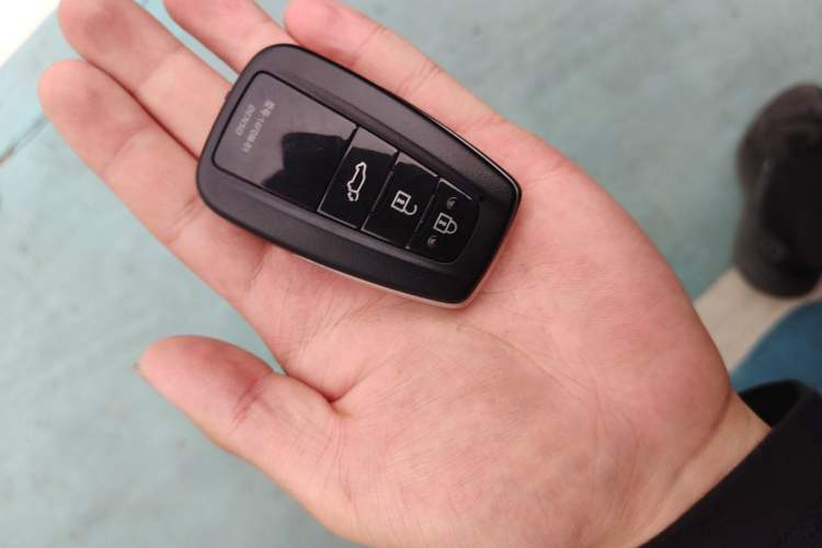 Used Toyota RAV4 2022 Dual-Engine 2.5L E-CVT Four-Wheel Drive Elite Plus Edition Vehicle Key