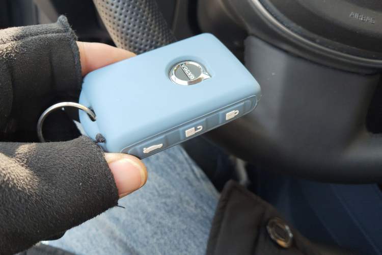 Used Volvo V90 2017 Cross Country T5 AWD Smart Range Edition