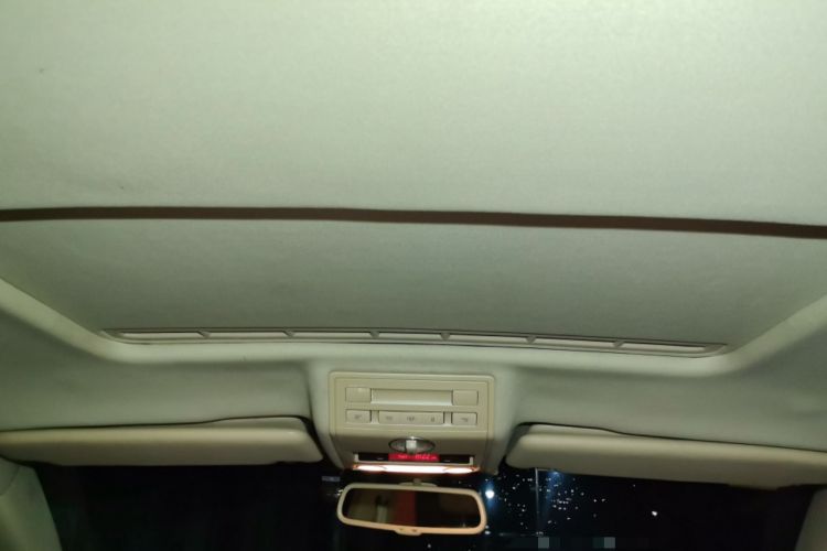 Used Volkswagen Touareg 2007 3.6L Luxury Model Headliner