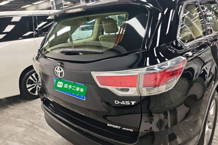 Used Toyota Highlander 2017 2.0T Four-Wheel Drive Luxury Edition 7 Seats Rear