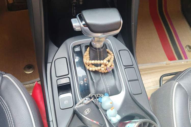 Used Hyundai Santa Fe 2017 2.4L Automatic Two-Wheel Drive Smart Version 5 Seats